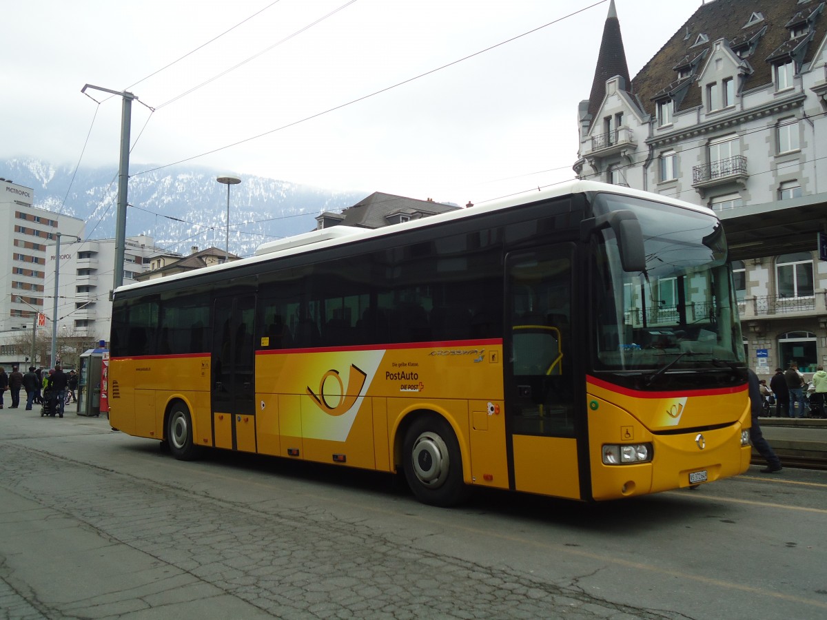 (137'788) - PostAuto Wallis - VS 372'649 - Irisbus am 19. Februar 2012 beim Bahnhof Brig