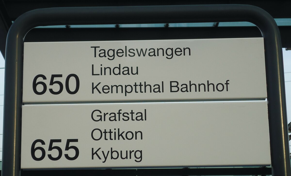 (138'147) - ZVV-Haltestellenschild - Effretikon, Bahnhof - am 7. Mrz 2012