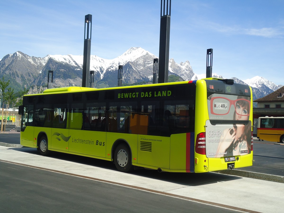 (138'943) - Aus Liechtenstein: LBA Vaduz - Nr. 12/FL 39'812 - Mercedes am 17. Mai 2012 beim Bahnhof Sargans