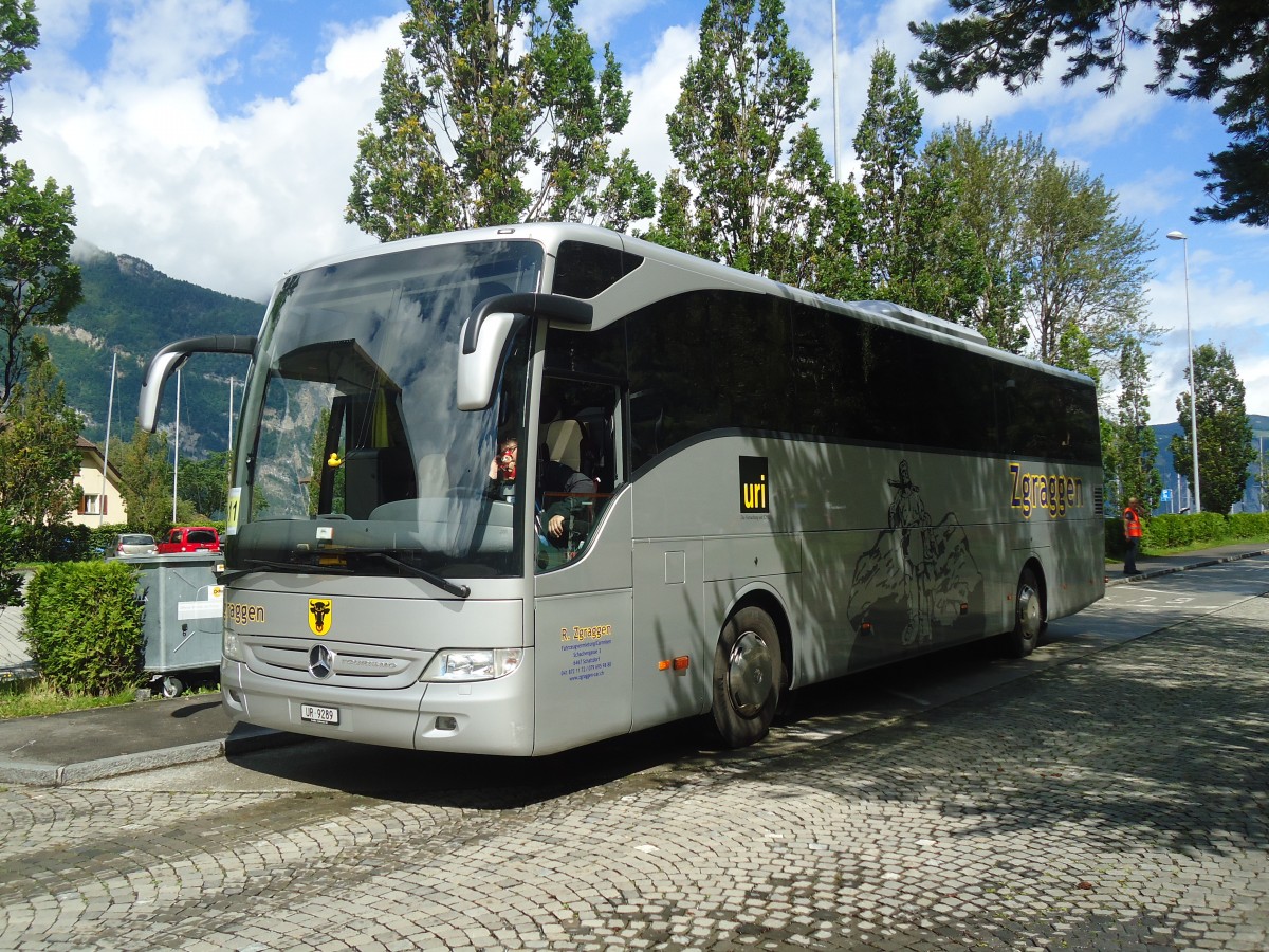(139'394) - Zgraggen, Schattdorf - UR 9289 - Mercedes am 11. Juni 2012 beim Bahnhof Flelen