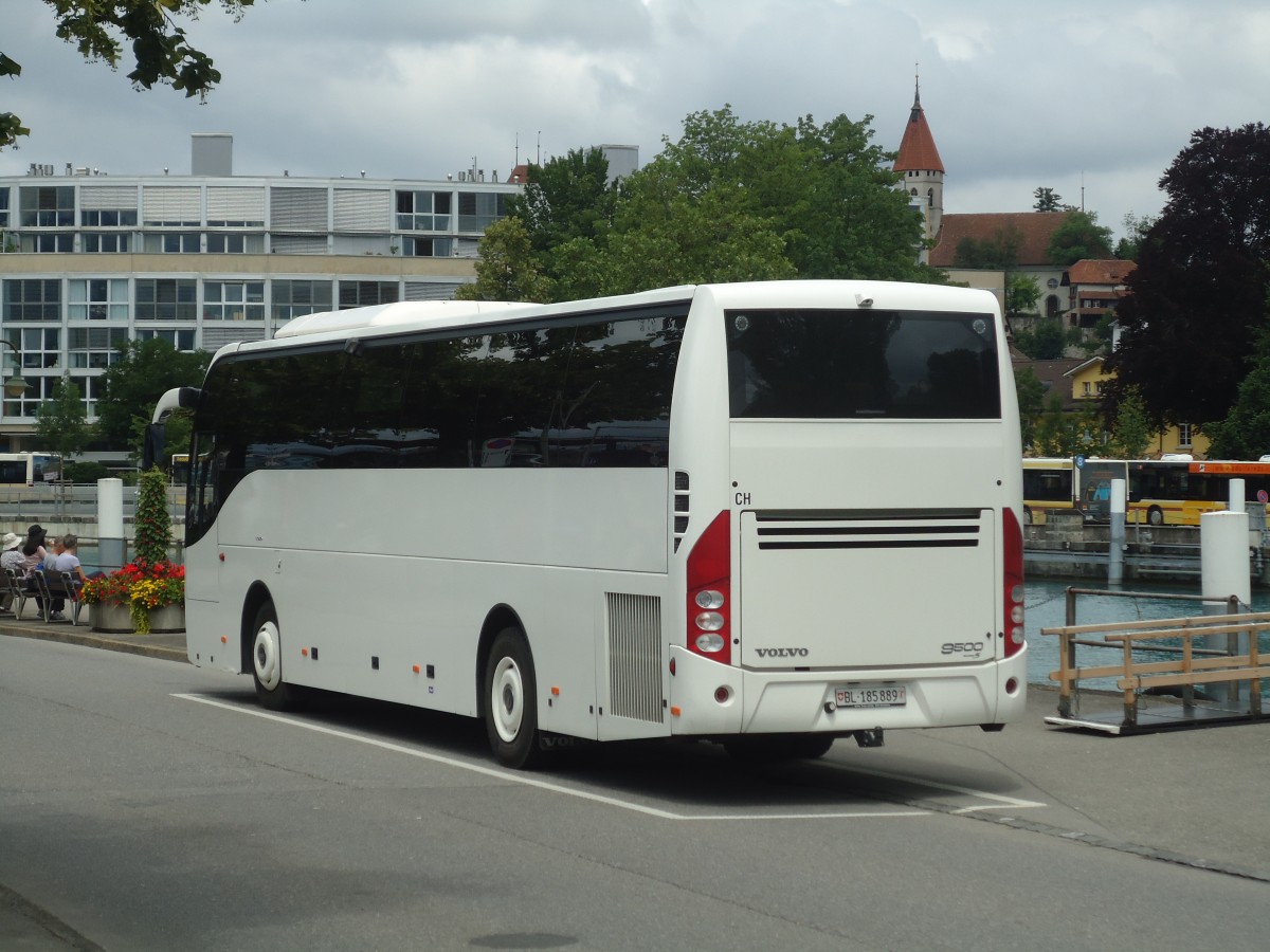 (140'409) - Diamant Reisen, Otelfingen - BL 185'889 - Volvo am 3. Juli 2012 bei der Schifflndte Thun