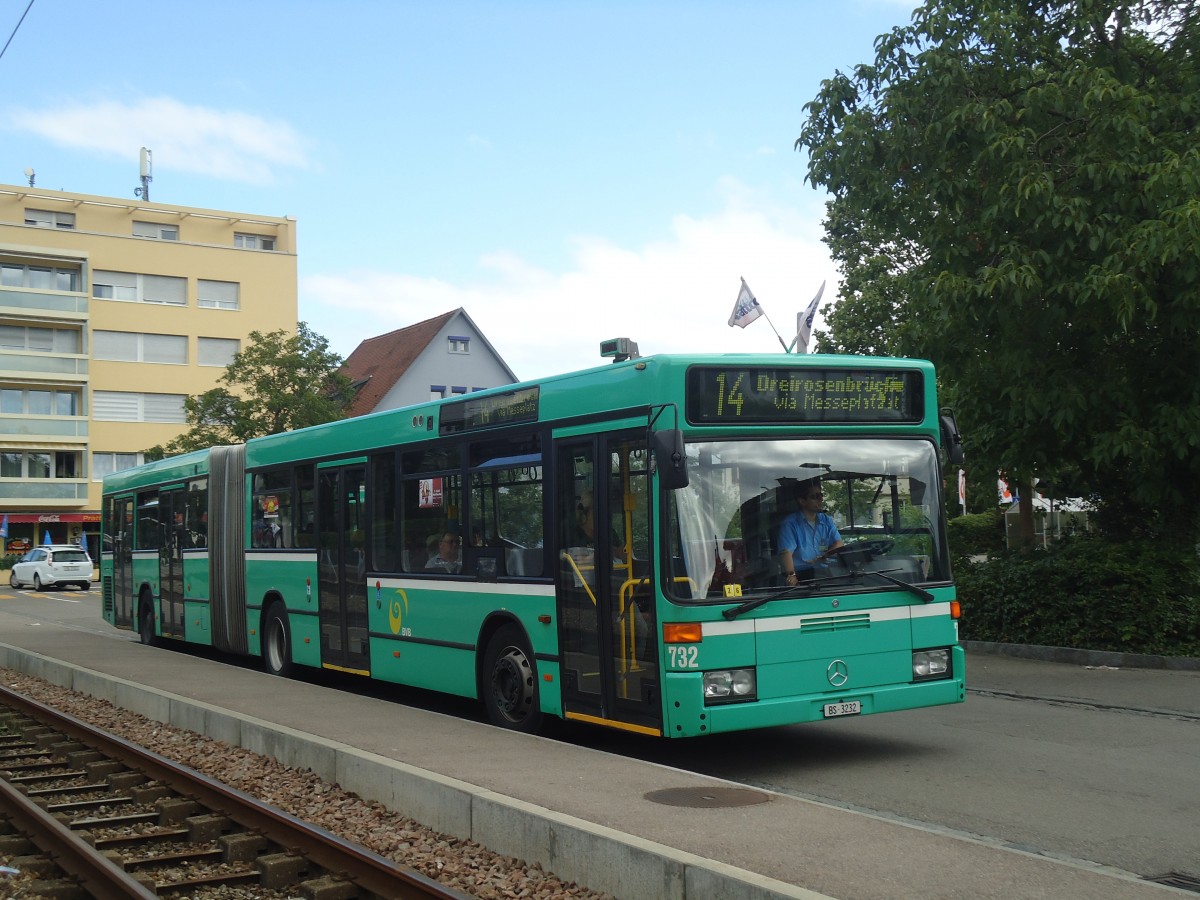 (140'474) - BVB Basel - Nr. 732/BS 3232 - Mercedes (ex VAG Freiburg/D Nr. 928) am 11. Juli 2012 in Pratteln, Bahnhofstrasse