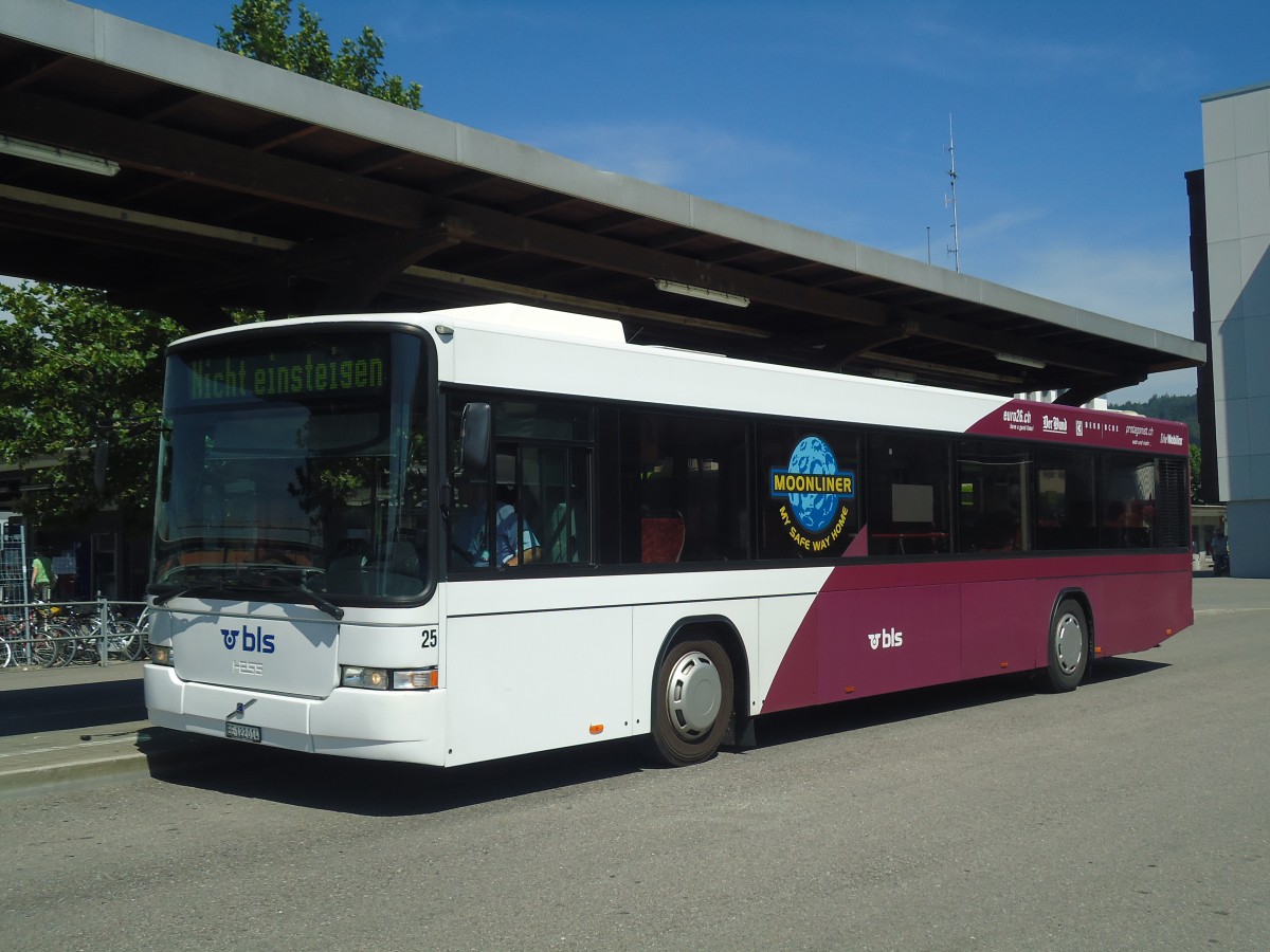 (141'121) - Busland, Burgdorf - Nr. 25/BE 122'014 - Volvo/Hess (ex AAGK Koppigen Nr. 5) am 15. August 2012 beim Bahnhof Burgdorf