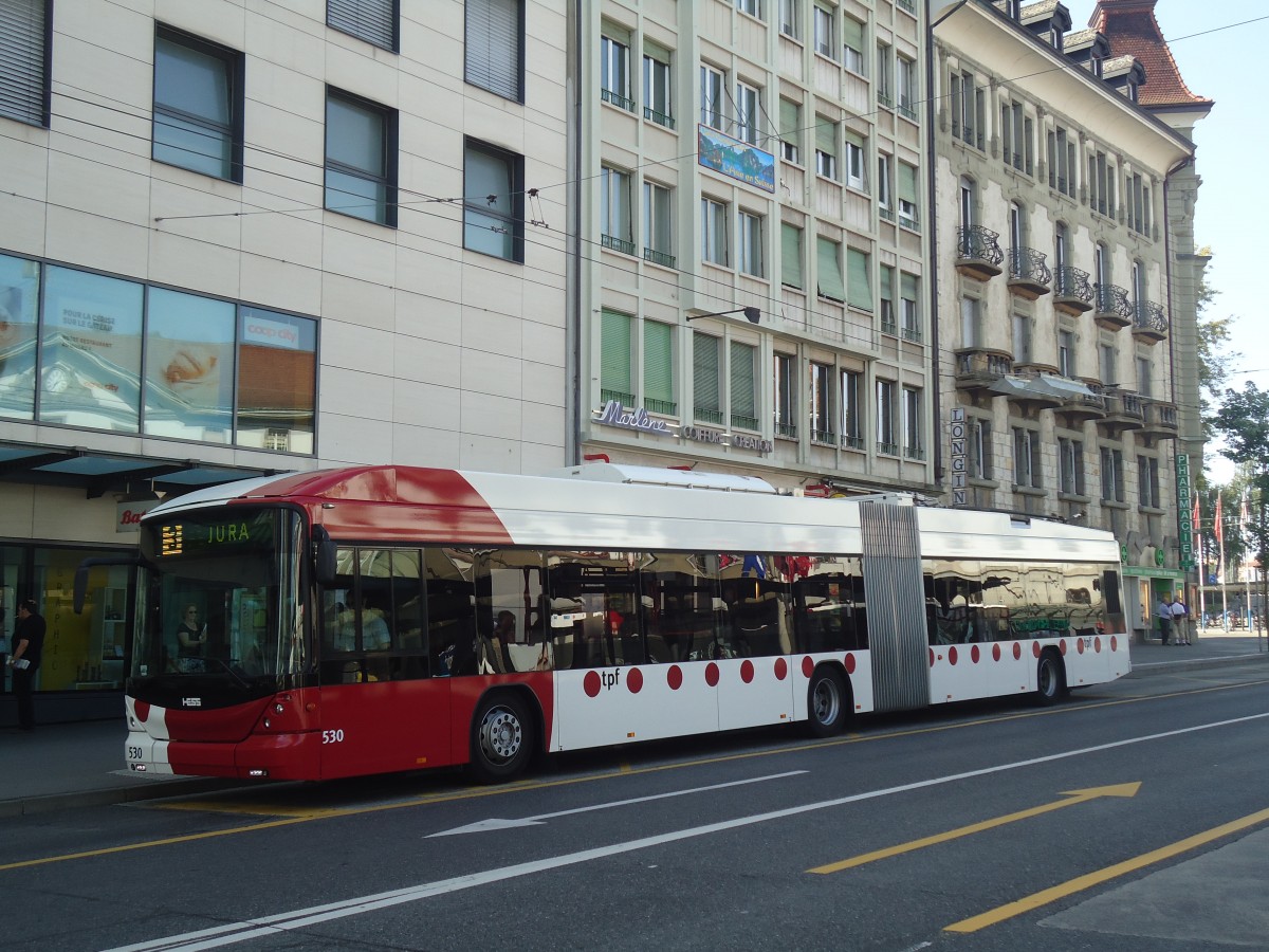 (141'249) - TPF Fribourg - Nr. 530 - Hess/Hess Gelenktrolleybus am 19. August 2012 beim Bahnhof Fribourg