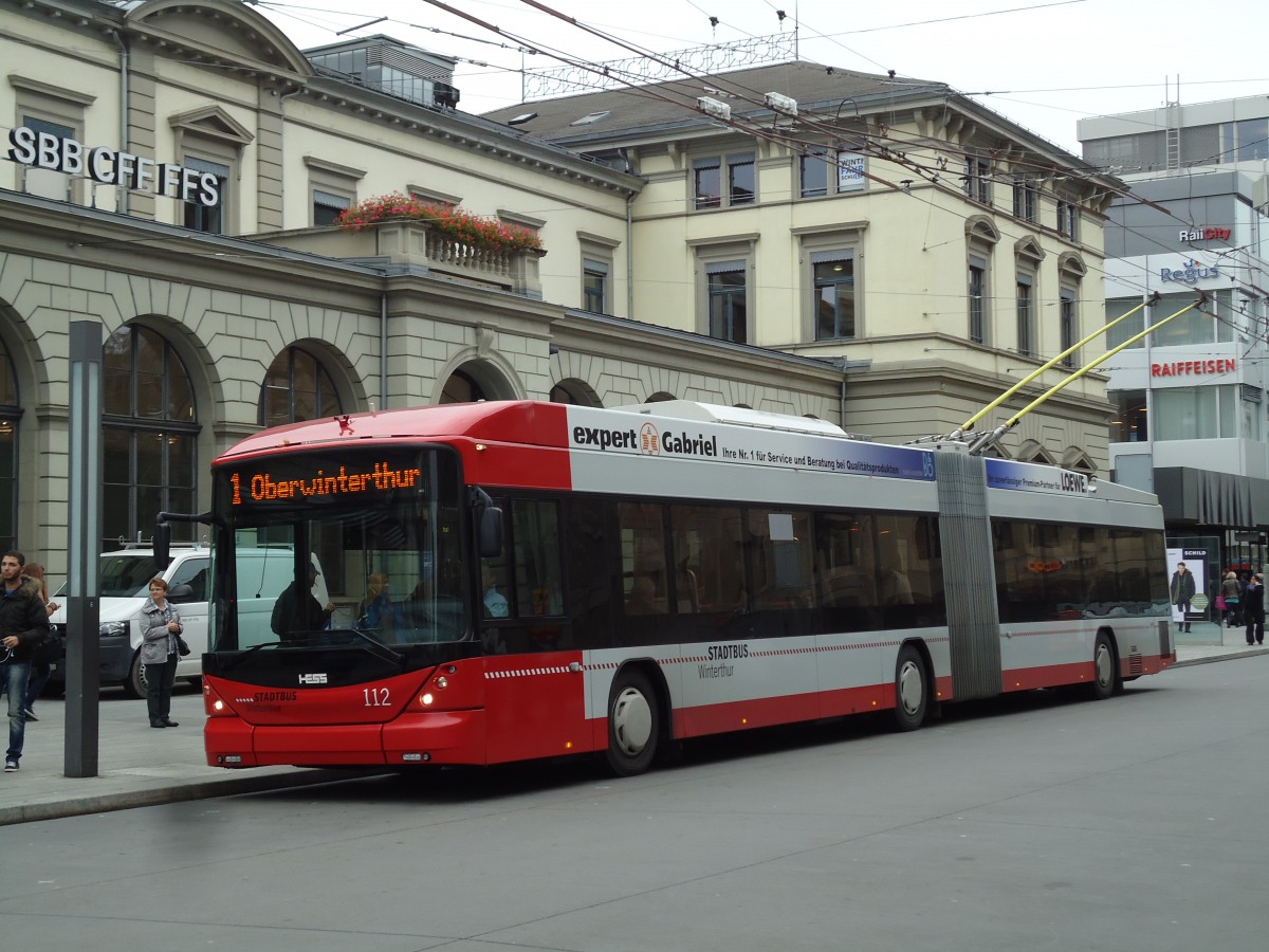 (142'106) - SW Winterthur - Nr. 112 - Hess/Hess Gelenktrolleybus am 24. Oktober 2012 beim Hauptbahnhof Winterthur