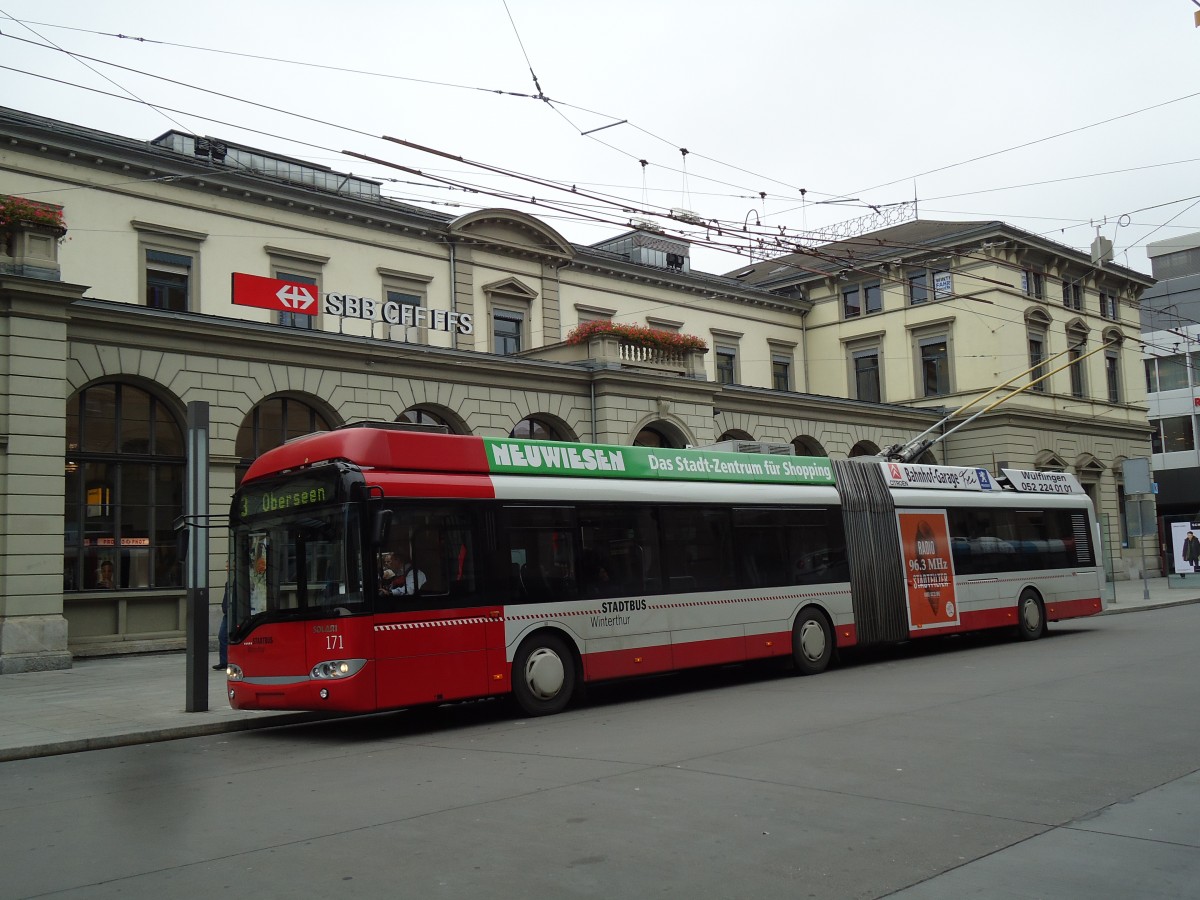 (142'107) - SW Winterthur - Nr. 171 - Solaris Gelenktrolleybus am 24. Oktober 2012 beim Hauptbahnhof Winterthur