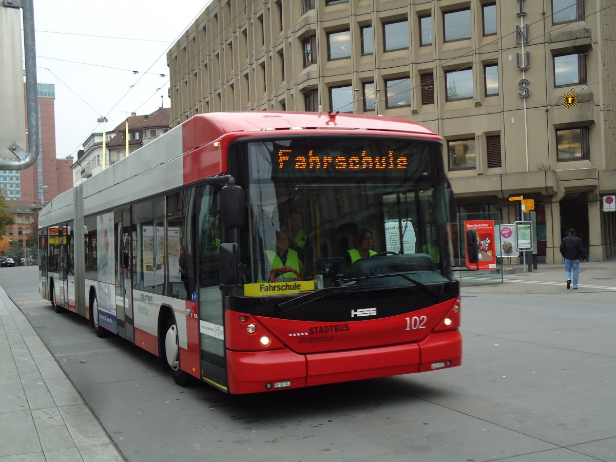 (142'122) - SW Winterthur - Nr. 102 - Hess/Hess Gelenktrolleybus am 24. Oktober 2012 beim Hauptbahnhof Winterthur