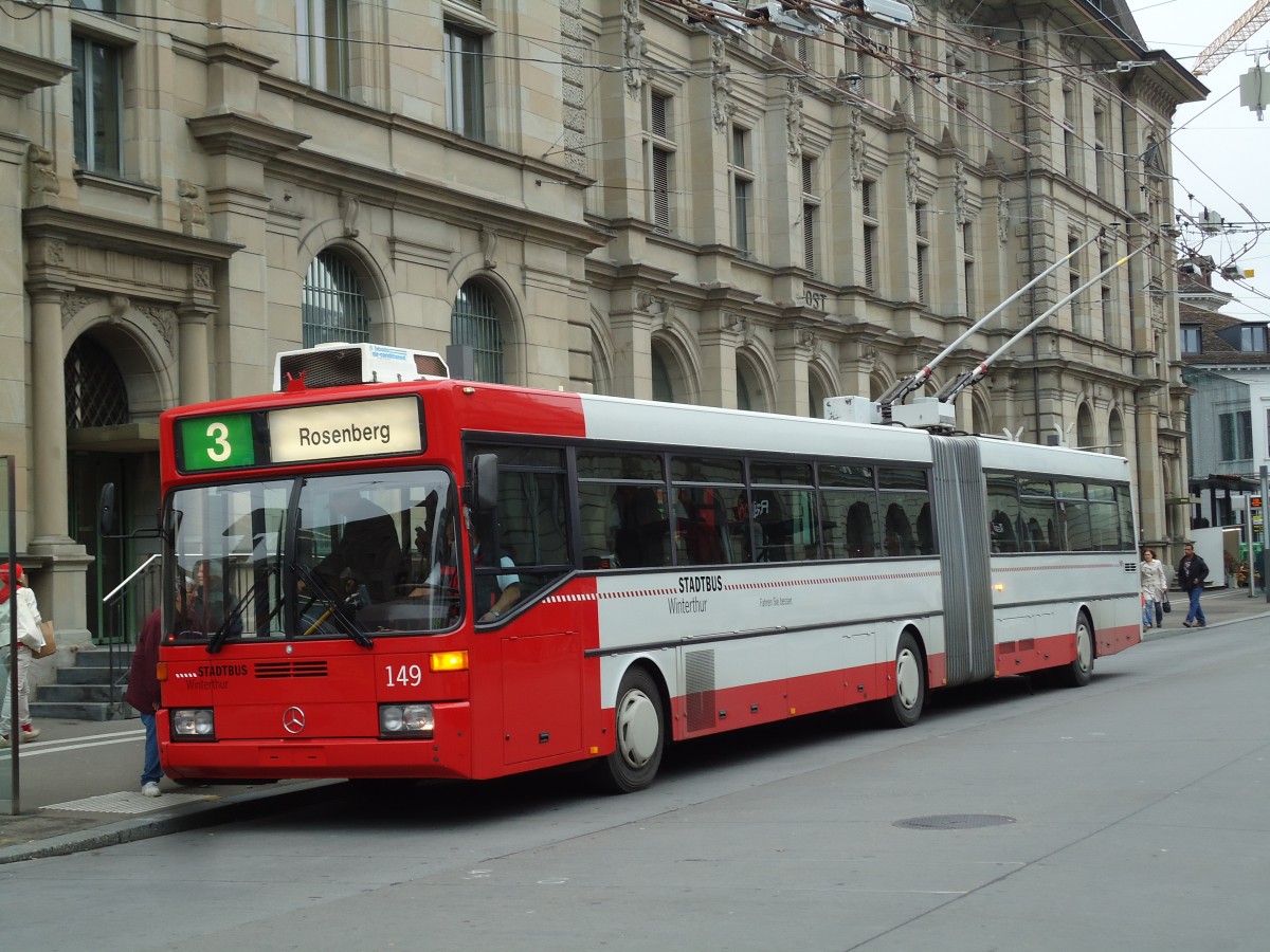 (142'132) - SW Winterthur - Nr. 149 - Mercedes Gelenktrolleybus am 24. Oktober 2012 beim Hauptbahnhof Winterthur