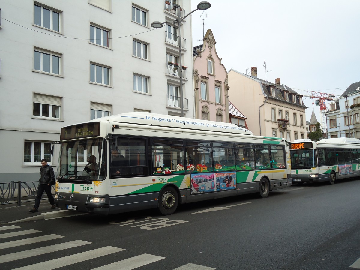 (142'348) - TRACE Colmar - Nr. 152/2464 XH 68 - Renault am 8. Dezember 2012 in Colmar, Thtre