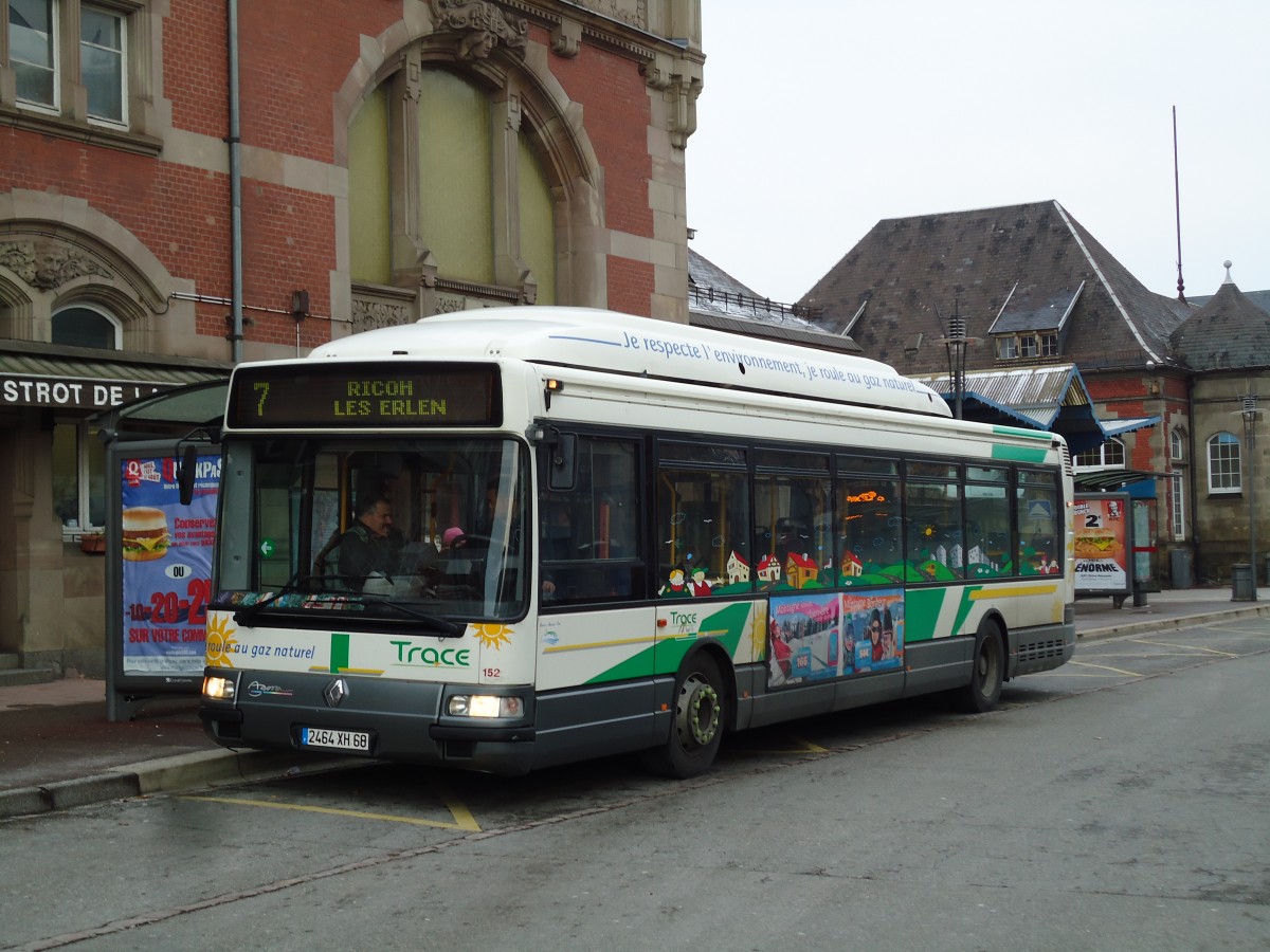 (142'383) - TRACE Colmar - Nr. 152/2464 XH 68 - Renault am 8. Dezember 2012 beim Bahnhof Colmar