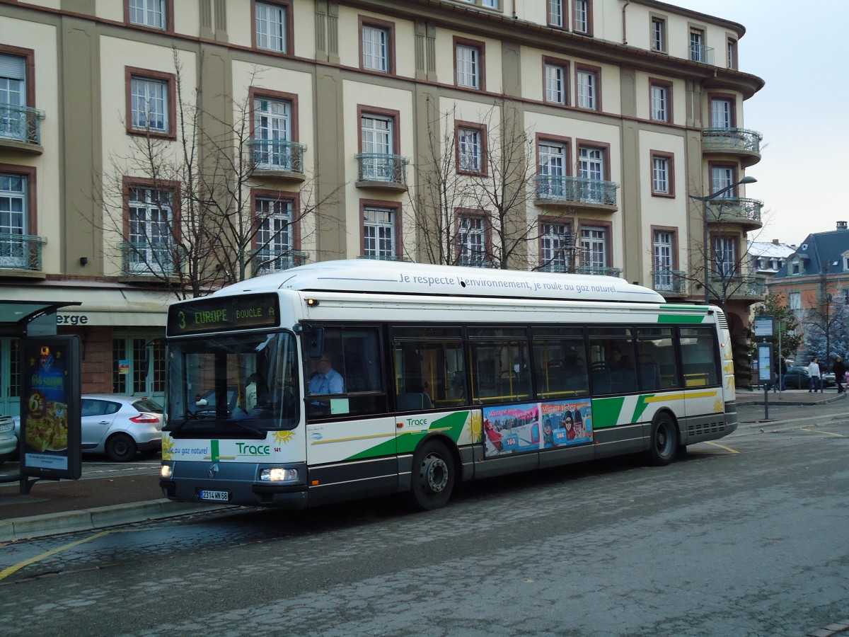 (142'405) - TRACE Colmar - Nr. 141/2314 WN 68 - Renault am 8. Dezember 2012 beim Bahnhof Colmar