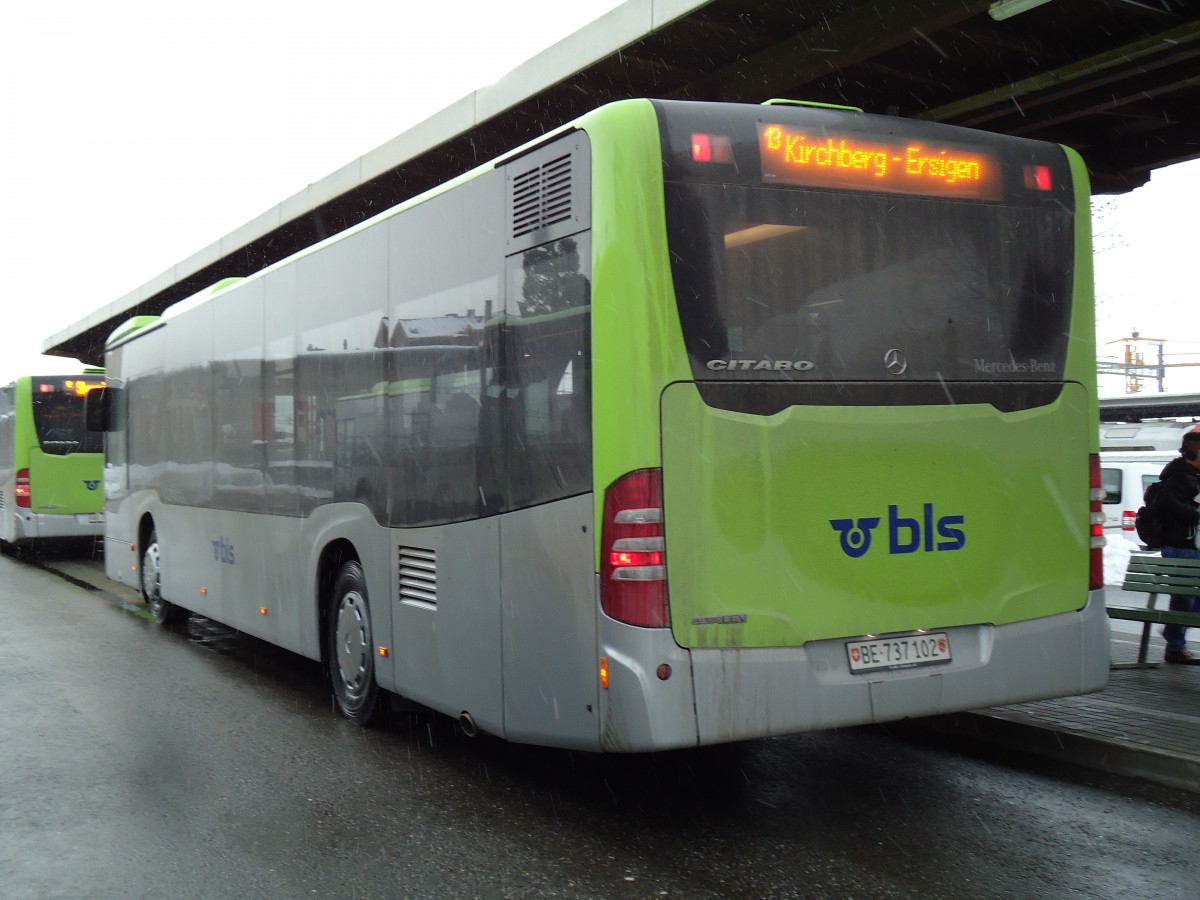 (142'490) - Busland, Burgdorf - Nr. 102/BE 737'102 - Mercedes am 10. Dezember 2012 beim Bahnhof Burgdorf