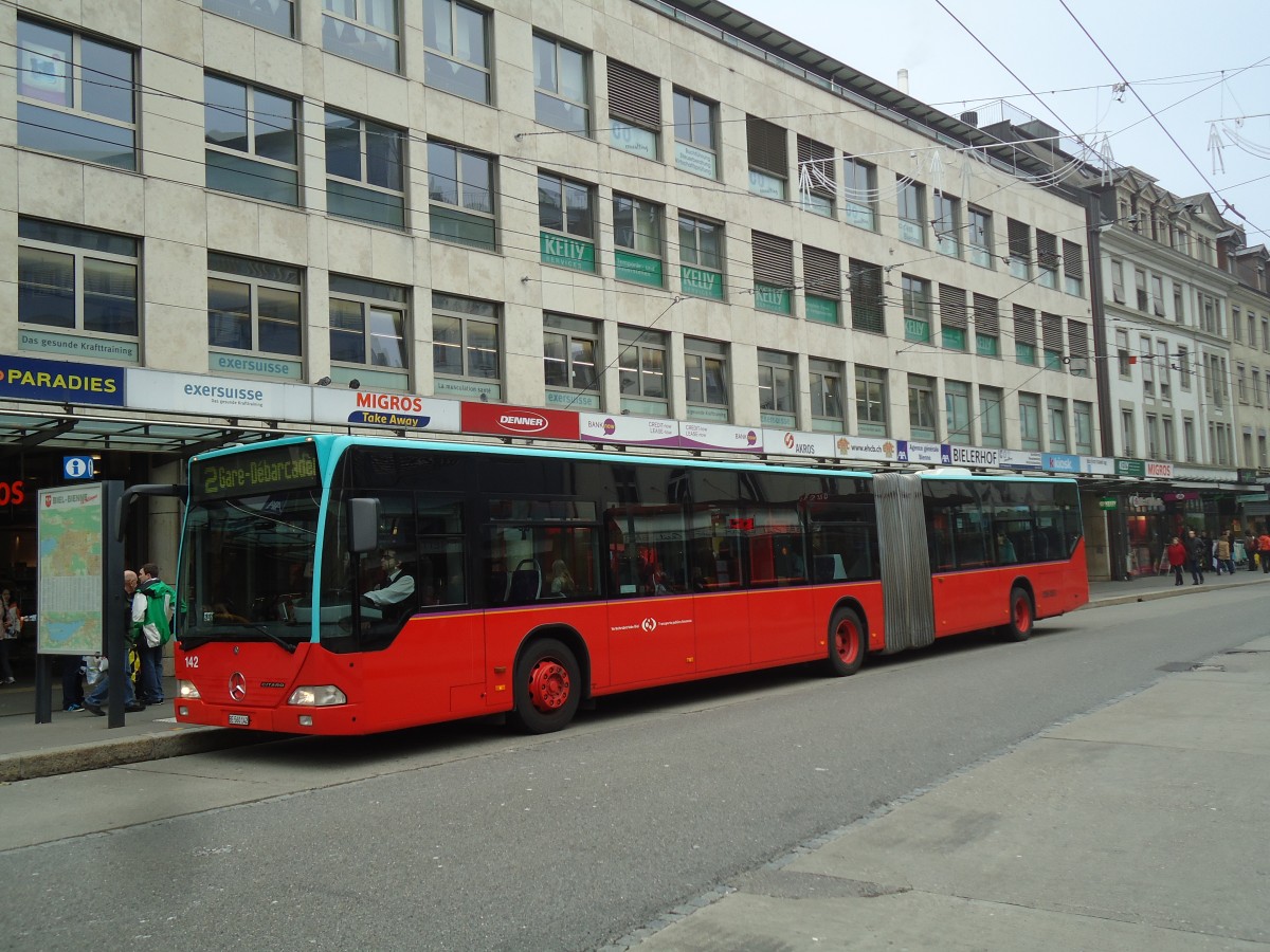 (142'842) - VB Biel - Nr. 142/BE 560'142 - Mercedes am 29. Dezember 2012 in Biel, Guisanplatz