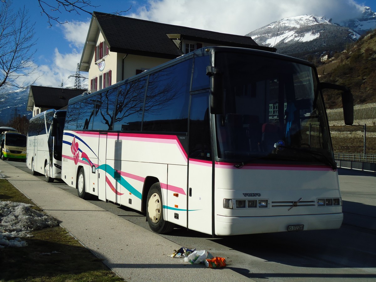 (143'150) - Alpes Tours Nicevic, Sion - VS 372'269 - Volvo/Drgmller (ex Gloor, Veltheim) am 3. Februar 2013 in Leuk, Garage LLB