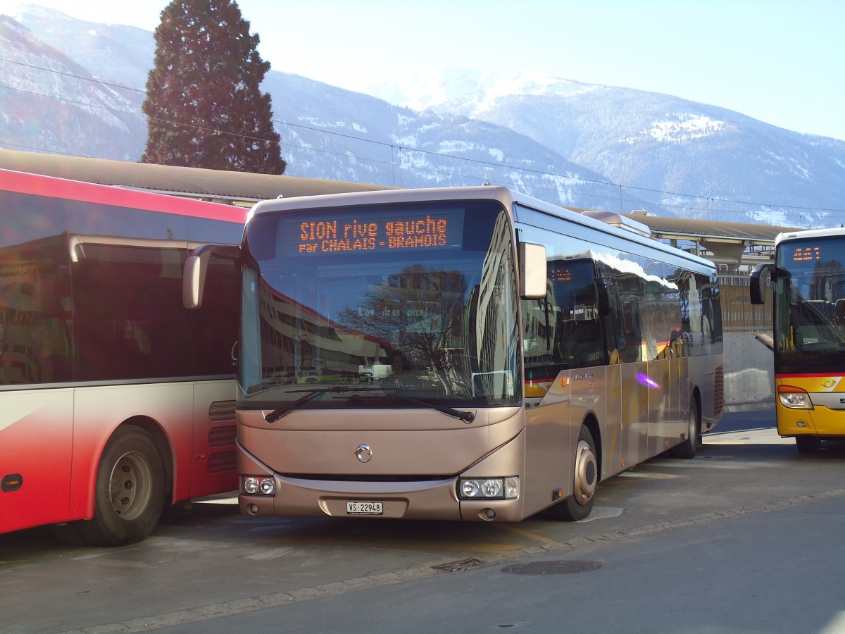 (143'189) - Ballestraz, Grne - VS 22'948 - Irisbus am 10. Februar 2013 beim Bahnhof Sierre