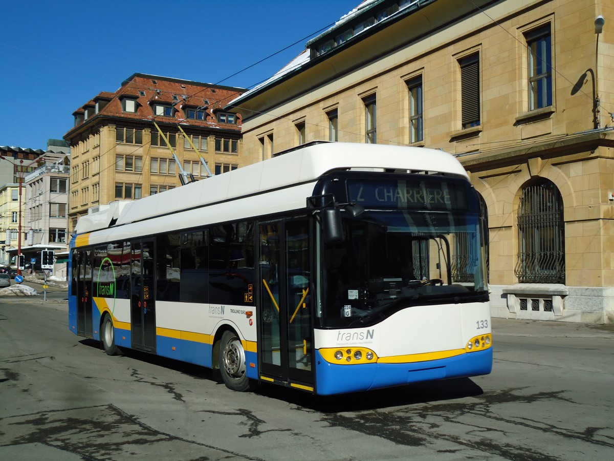 (143'241) - transN, La Chaux-de-Fonds - Nr. 133 - Solaris Trolleybus (ex TC La Chaux-de-Fonds Nr. 133) am 19. Februar 2013 beim Bahnhof La Chaux-de-Fonds