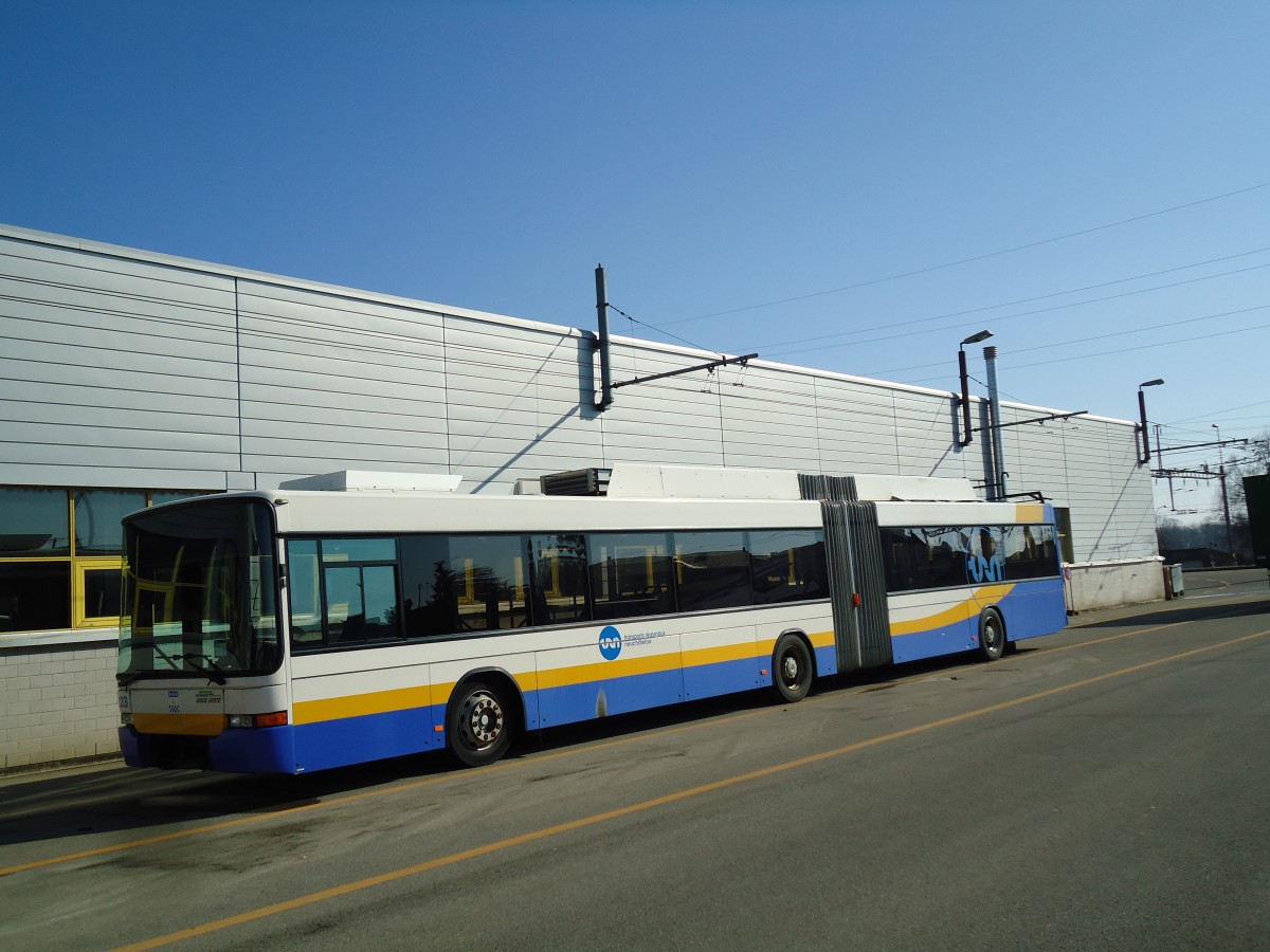 (143'289) - TC La Chaux-de-Fonds - Nr. 123 - NAW/Hess Gelenktrolleybus am 19. Februar 2013 in Marin, Dpt transN