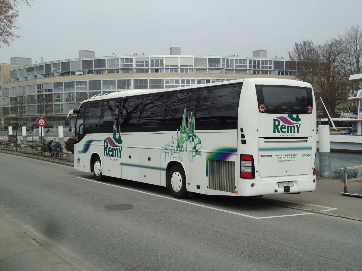 (143'601) - Remy, Lausanne - VD 1271 - Volvo am 3. April 2013 bei der Schifflndte Thun