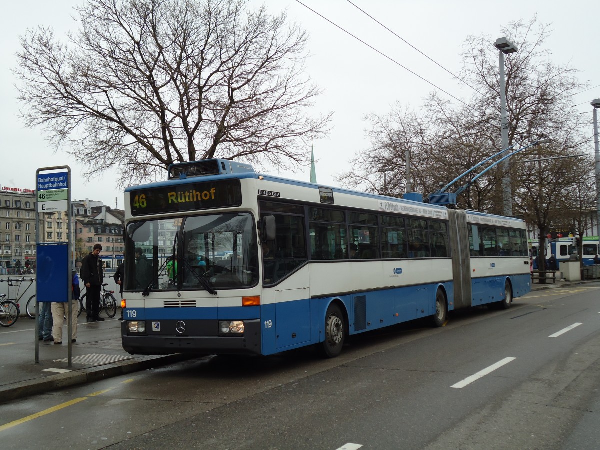 (143'766) - VBZ Zrich - Nr. 119 - Mercedes Gelenktrolleybus am 21. April 2013 in Zrich, Bahnhofquai/Hauptbahnhof