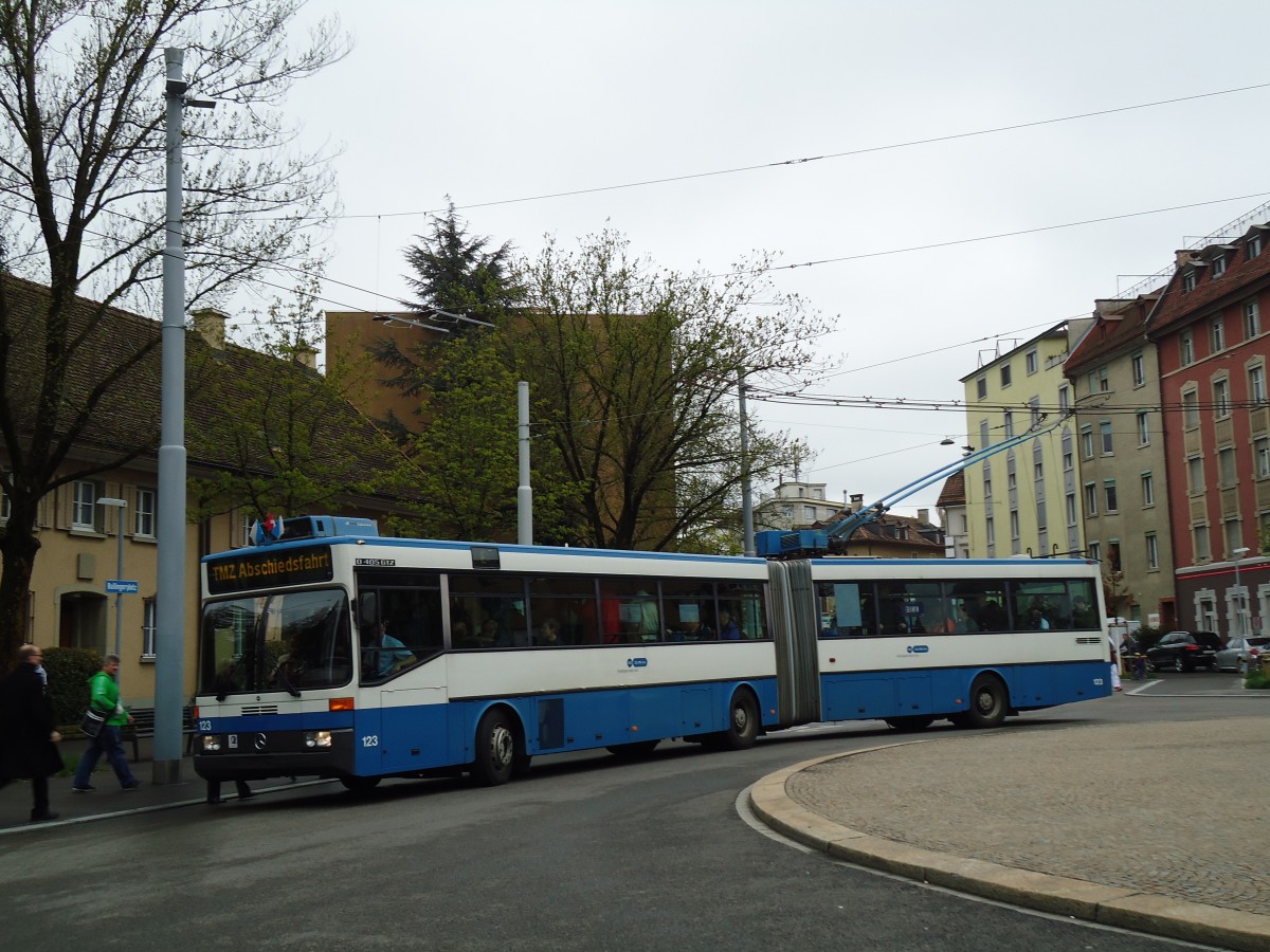 (143'779) - VBZ Zrich - Nr. 123 - Mercedes Gelenktrolleybus am 21. April 2013 in Zrich, Bullingerplatz
