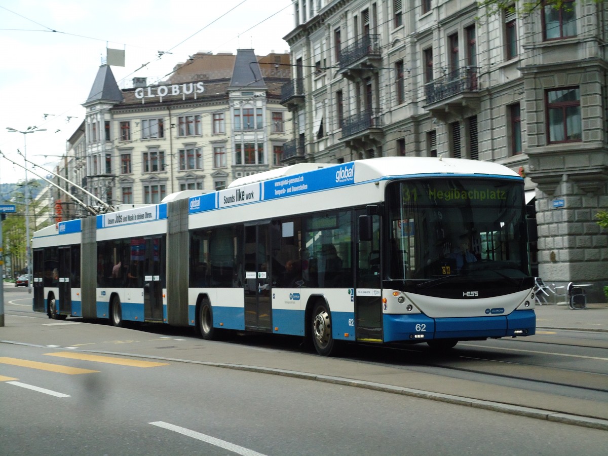(143'986) - VBZ Zrich - Nr. 62 - Hess/Hess Doppelgelenktrolleybus am 9. Mai 2013 in Zrich, Lwenplatz