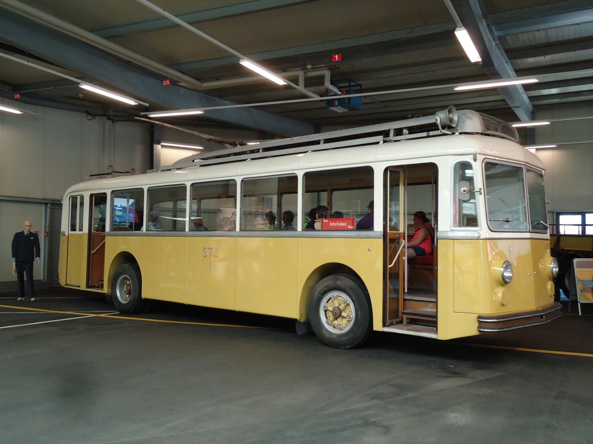 (145'117) - STI Thun - Nr. 1 - Berna/Gangloff Trolleybus am 16. Juni 2013 in Thun, Garage