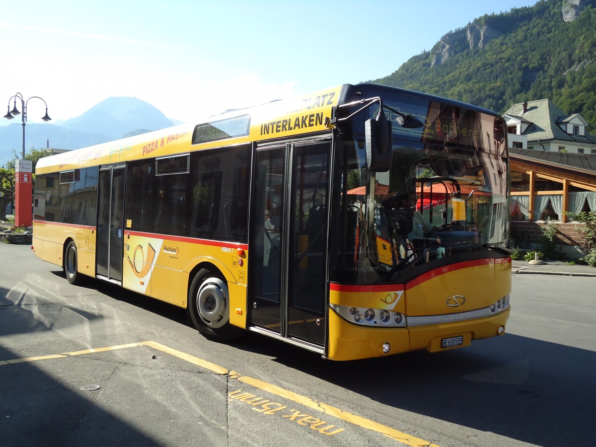 (145'161) - PostAuto Bern - BE 610'539 - Solaris am 16. Juni 2013 beim Bahnhof Meiringen