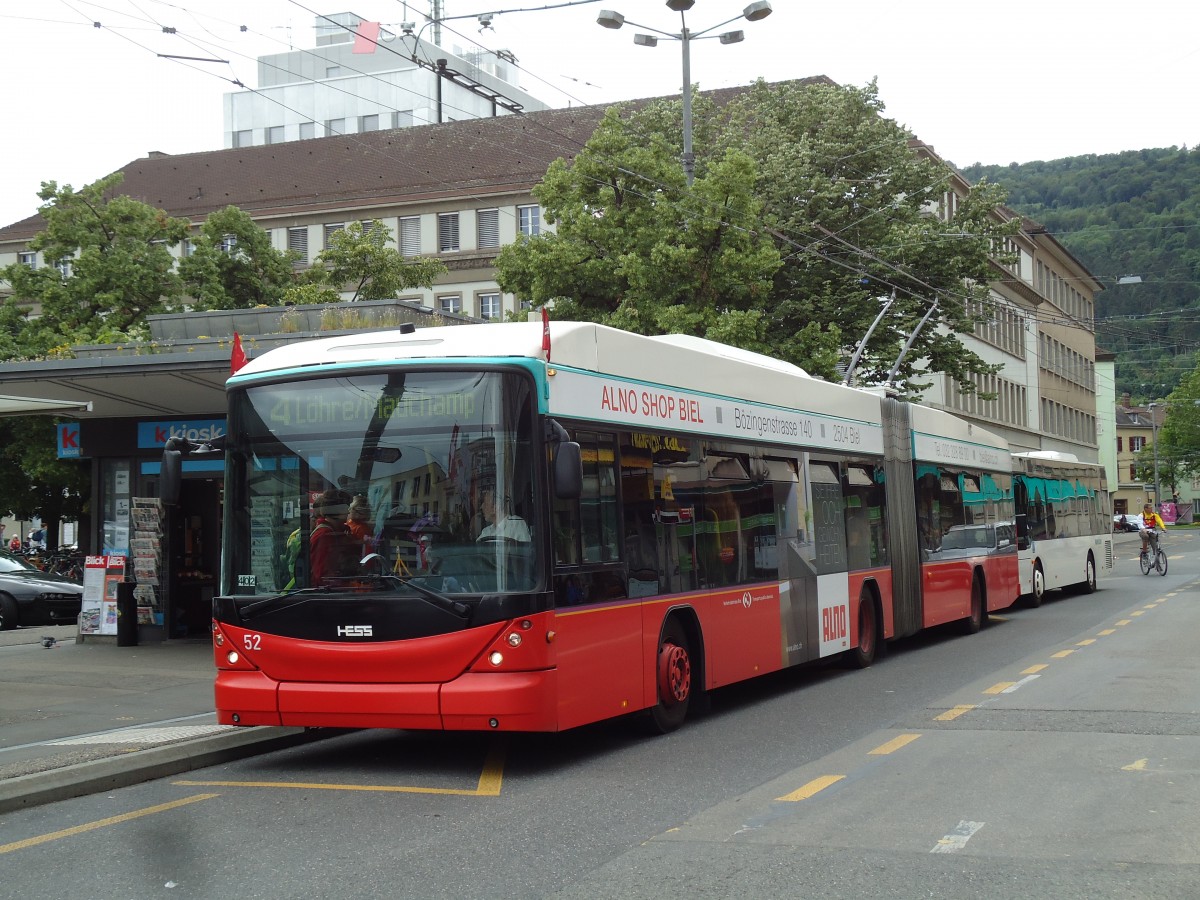 (145'452) - VB Biel - Nr. 52 - Hess/Hess Gelenktrolleybus am 23. Juni 2013 beim Bahnhof Biel