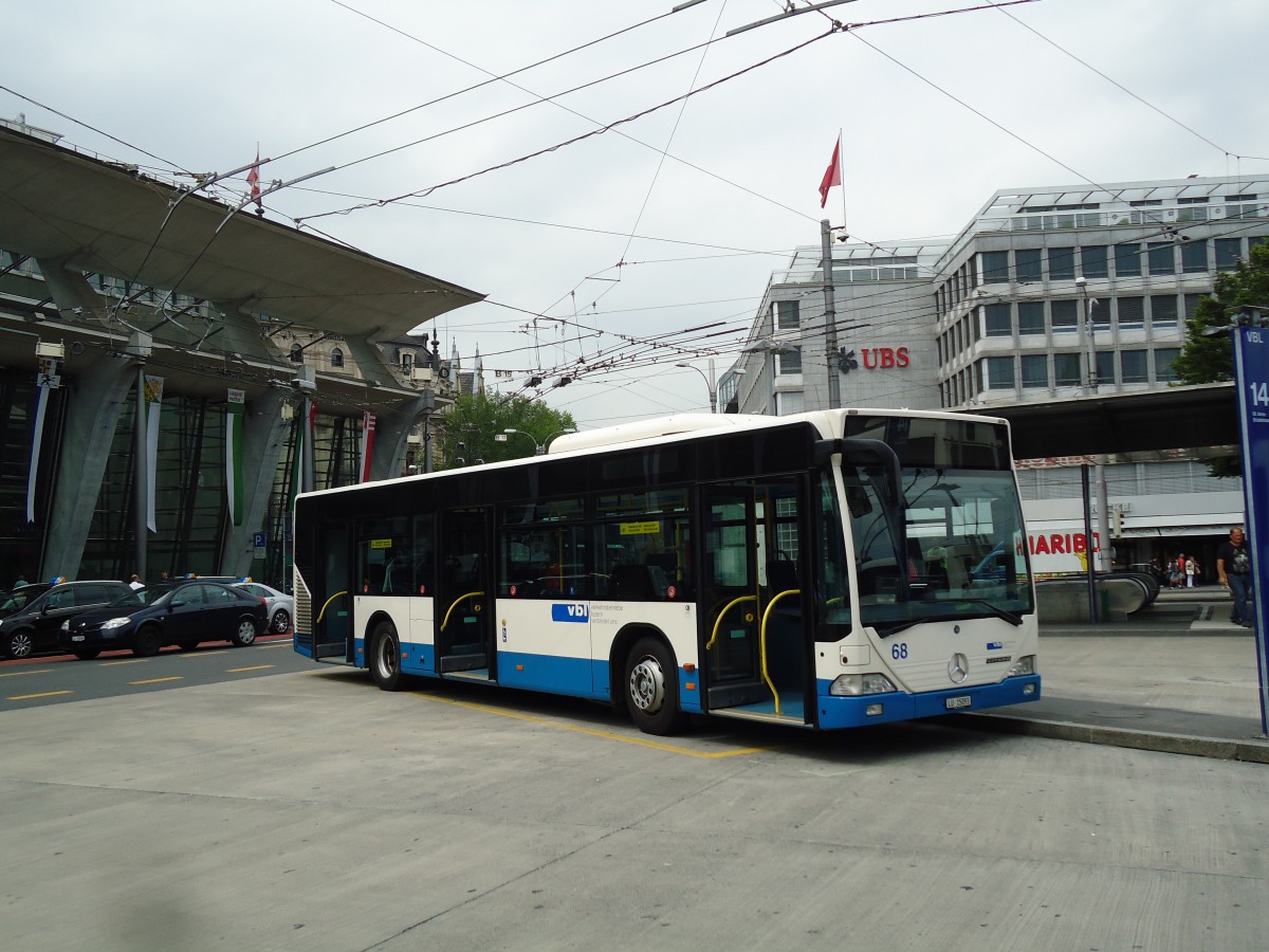 (145'666) - VBL Luzern - Nr. 68/LU 15'093 - Mercedes am 8. Juli 2013 beim Bahnhof Luzern