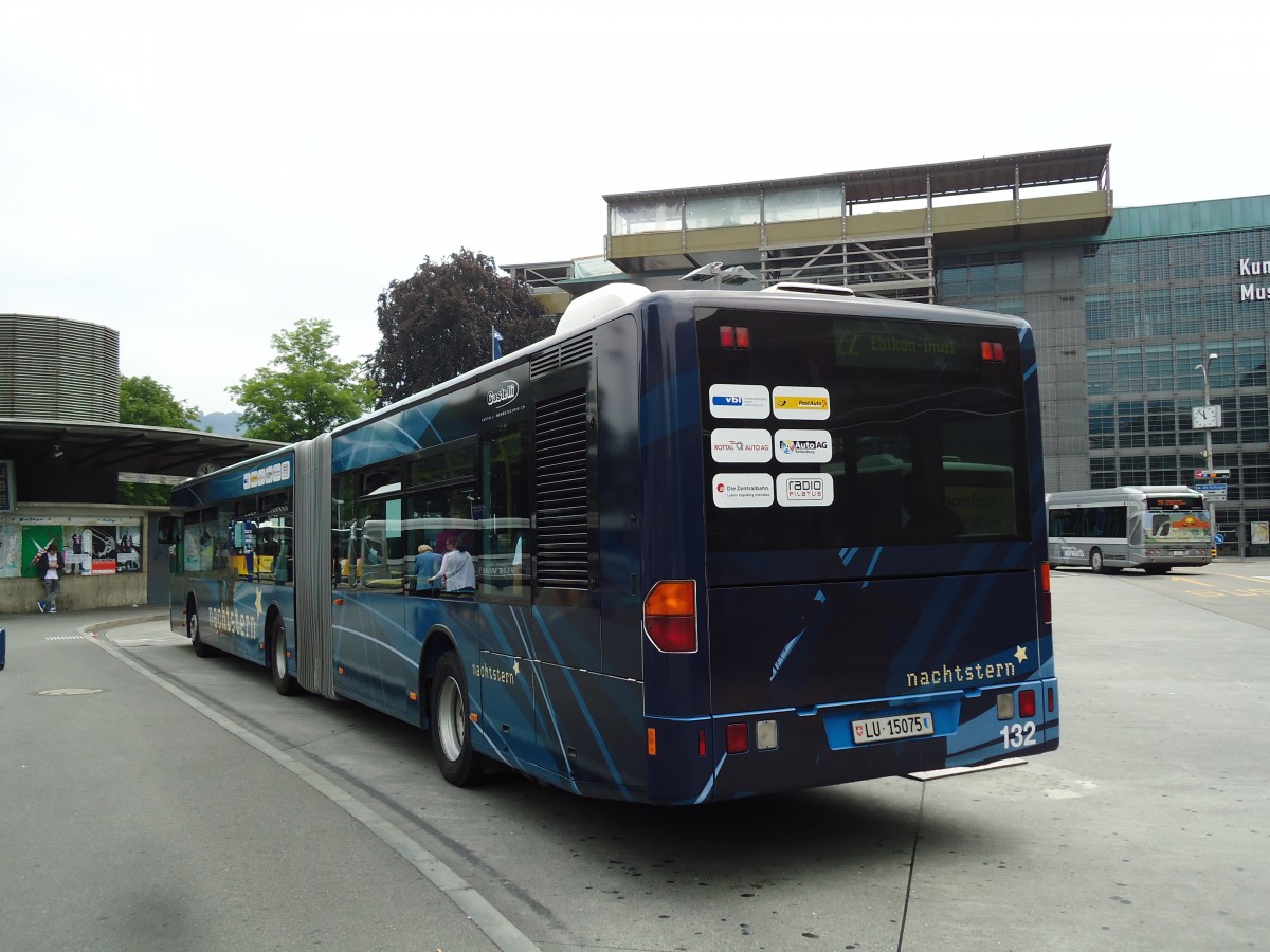(145'669) - VBL Luzern - Nr. 132/LU 15'075 - Mercedes am 8. Juli 2013 beim Bahnhof Luzern