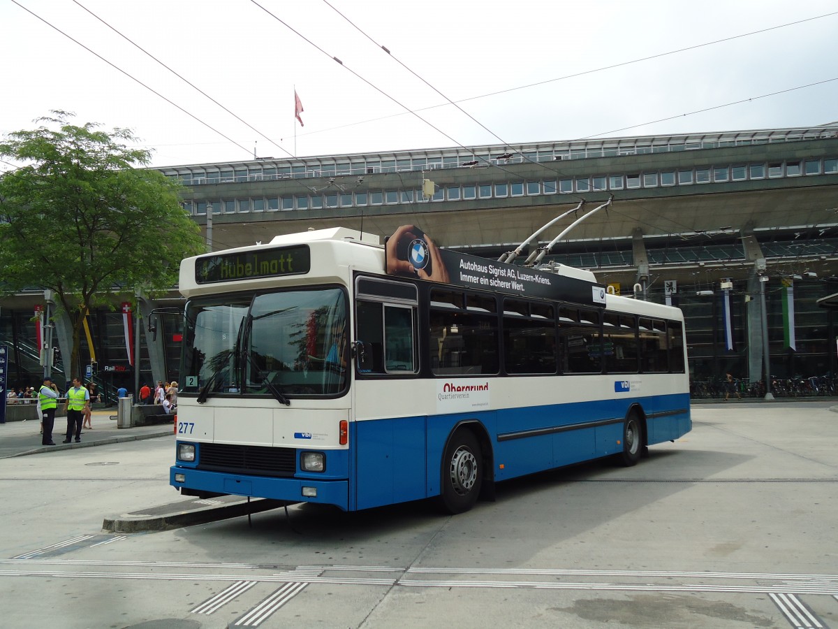 (145'675) - VBL Luzern - Nr. 277 - NAW/R&J-Hess Trolleybus am 8. Juli 2013 beim Bahnhof Luzern