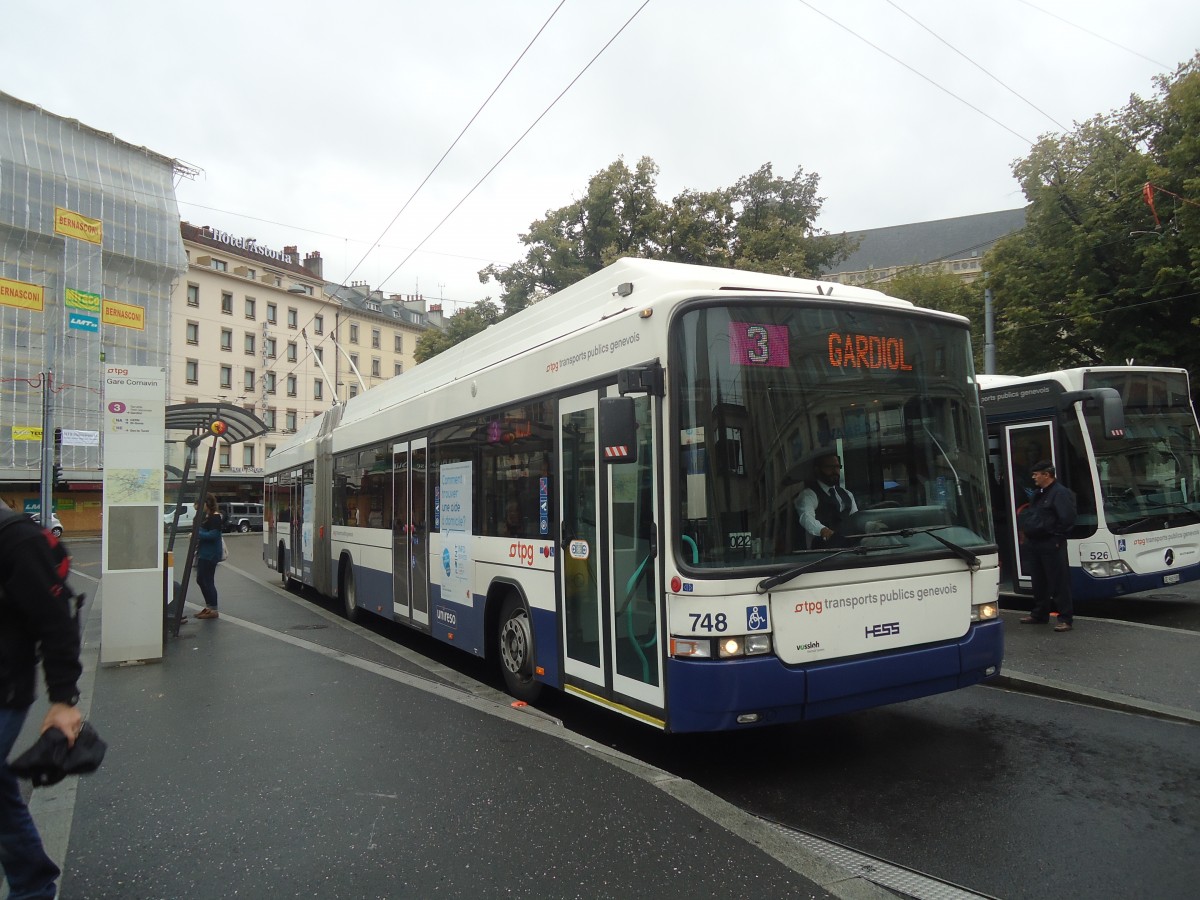 (147'205) - TPG Genve - Nr. 748 - Hess/Hess Gelenktrolleybus am 16. September 2013 beim Bahnhof Genve