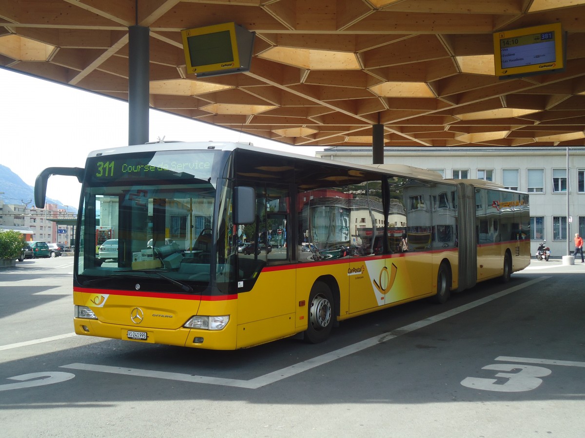 (147'322) - PostAuto Wallis - Nr. 10/VS 241'995 - Mercedes am 22. September 2013 beim Bahnhof Sion