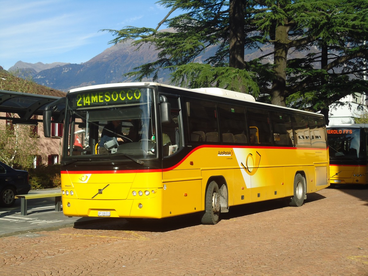 (147'635) - TpM, Mesooco - Nr. 13/GR 108'013 - Volvo (ex Pacciarelli, Grono) am 5. November 2013 beim Bahnhof Bellinzona