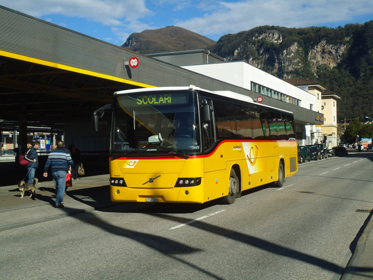 (147'858) - Autopostale, Mendrisio - TI 27'639 - Volvo am 6. November 2013 beim Bahnhof Mendrisio