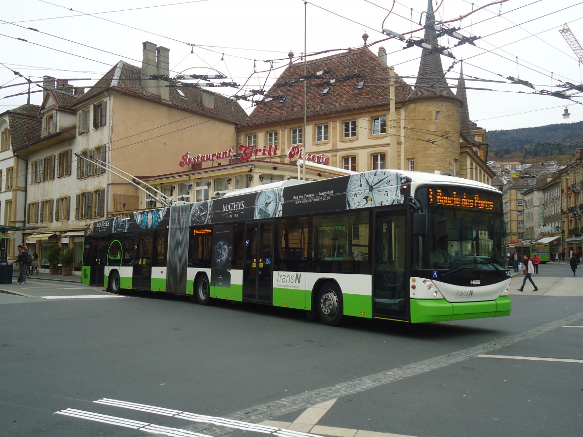 (147'961) - transN, La Chaux-de-Fonds - Nr. 143 - Hess/Hess Gelenktrolleybus (ex TN Neuchtel Nr. 143) am 8. November 2013 in Neuchtel, Place Pury