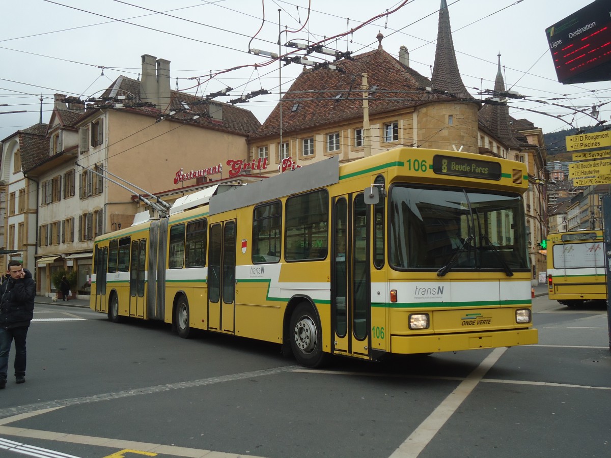 (147'993) - transN, La Chaux-de-Fonds - Nr. 106 - NAW/Hess Gelenktrolleybus (ex TN Neuchtel Nr. 106) am 8. November 2013 in Neuchtel, Place Pury