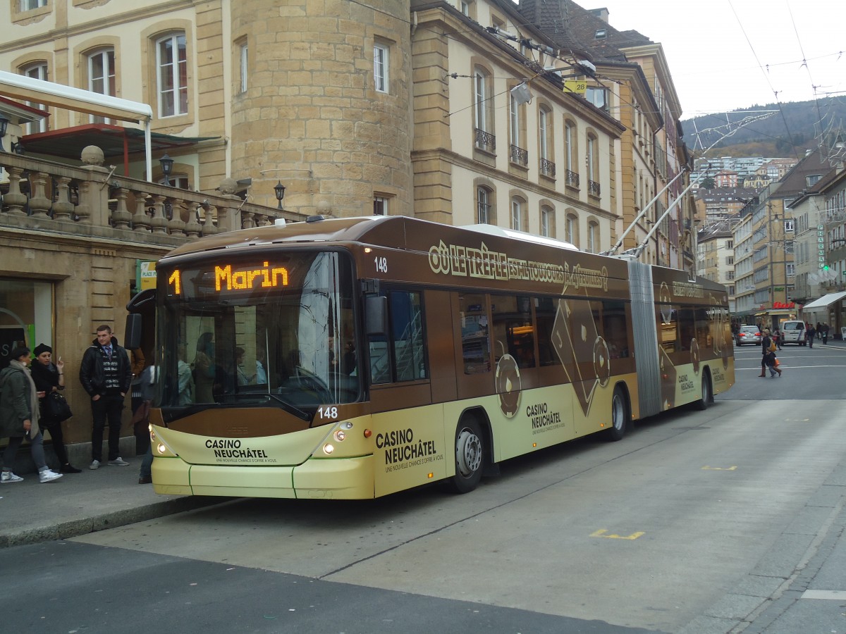 (148'014) - transN, La Chaux-de-Fonds - Nr. 148 - Hess/Hess Gelenktrolleybus (ex TN Neuchtel Nr. 148) am 8. November 2013 in Neuchtel, Place Pury