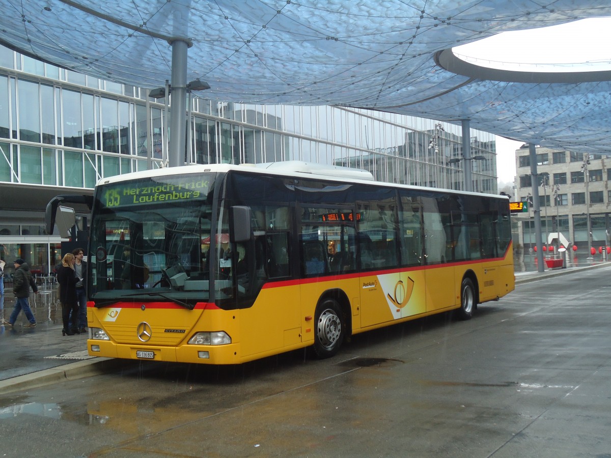 (148'506) - PostAuto Nordschweiz - AG 336'805 - Mercedes am 26. Dezember 2013 beim Bahnhof Aarau