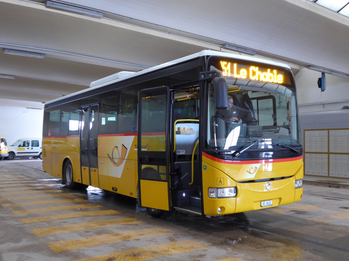(148'729) - TMR Martigny - Nr. 137/VS 6612 - Irisbus am 2. Februar 2014 in Verbier, Postautostation