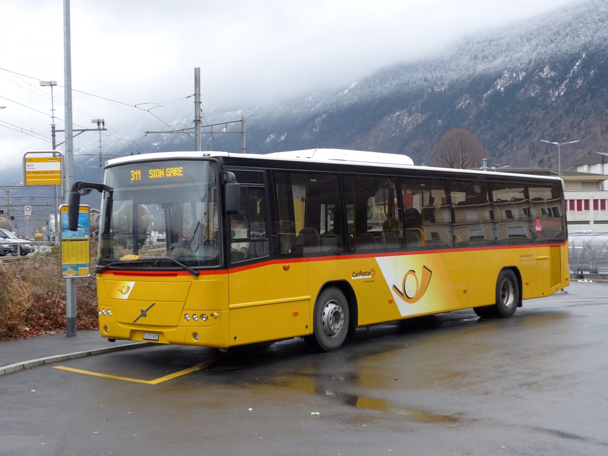 (148'739) - Buchard, Leytron - VS 291'905 - Volvo am 2. Februar 2014 beim Bahnhof Martigny