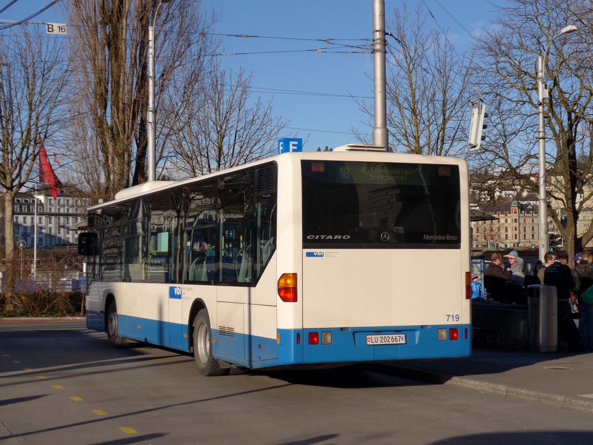 (148'828) - VBL Luzern - Nr. 719/LU 202'667 - Mercedes (ex Heggli, Kriens Nr. 719) am 9. Februar 2014 beim Bahnhof Luzern