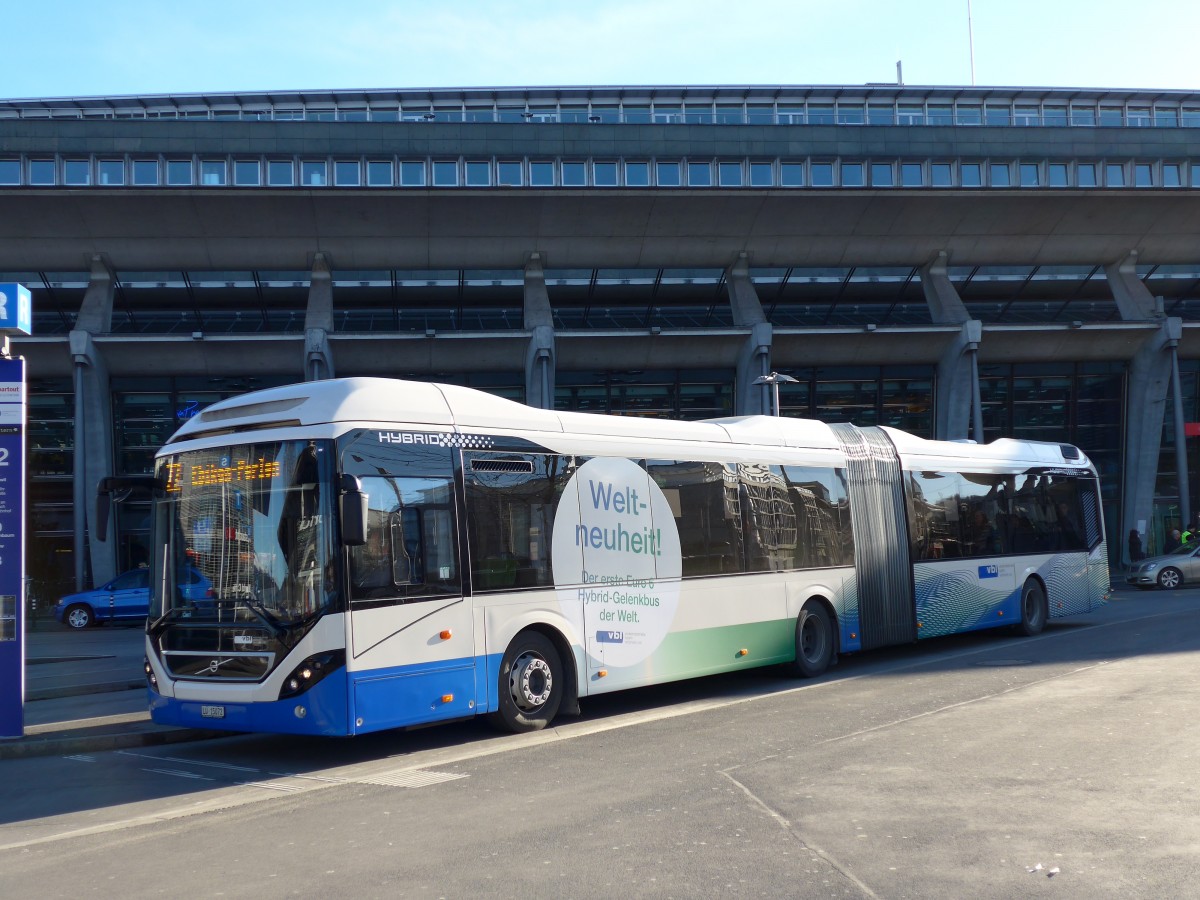 (148'829) - VBL Luzern - Nr. 162/LU 15'072 - Volvo am 9. Februar 2014 beim Bahnhof Luzern