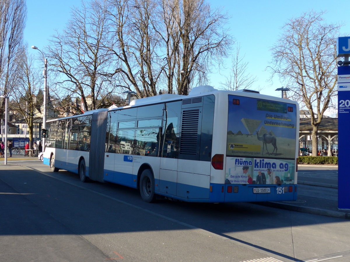 (148'830) - VBL Luzern - Nr. 151/LU 15'051 - Mercedes am 9. Februar 2014 beim Bahnhof Luzern