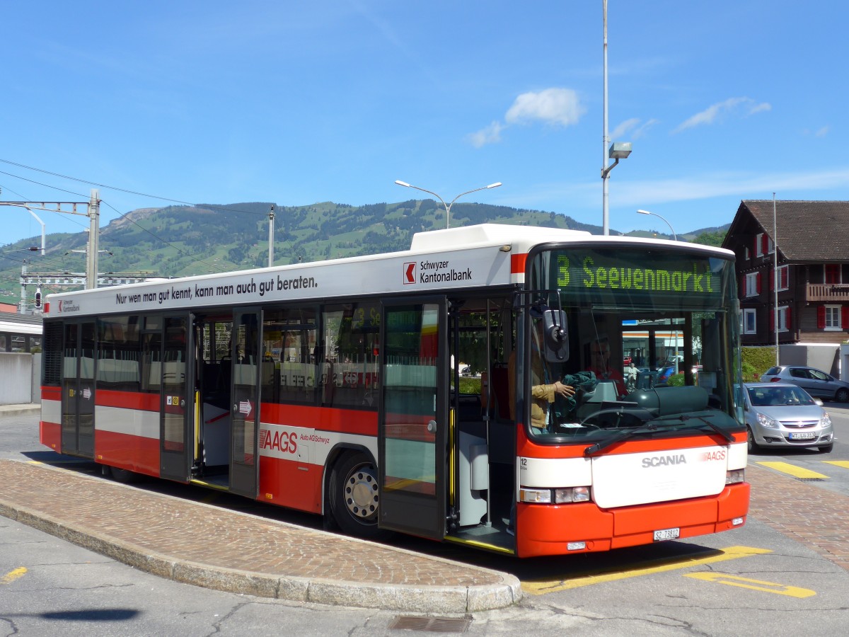 (150'564) - AAGS Schwyz - Nr. 12/SZ 73'812 - Scania/Hess am 10. Mai 2014 beim Bahnhof Schwyz