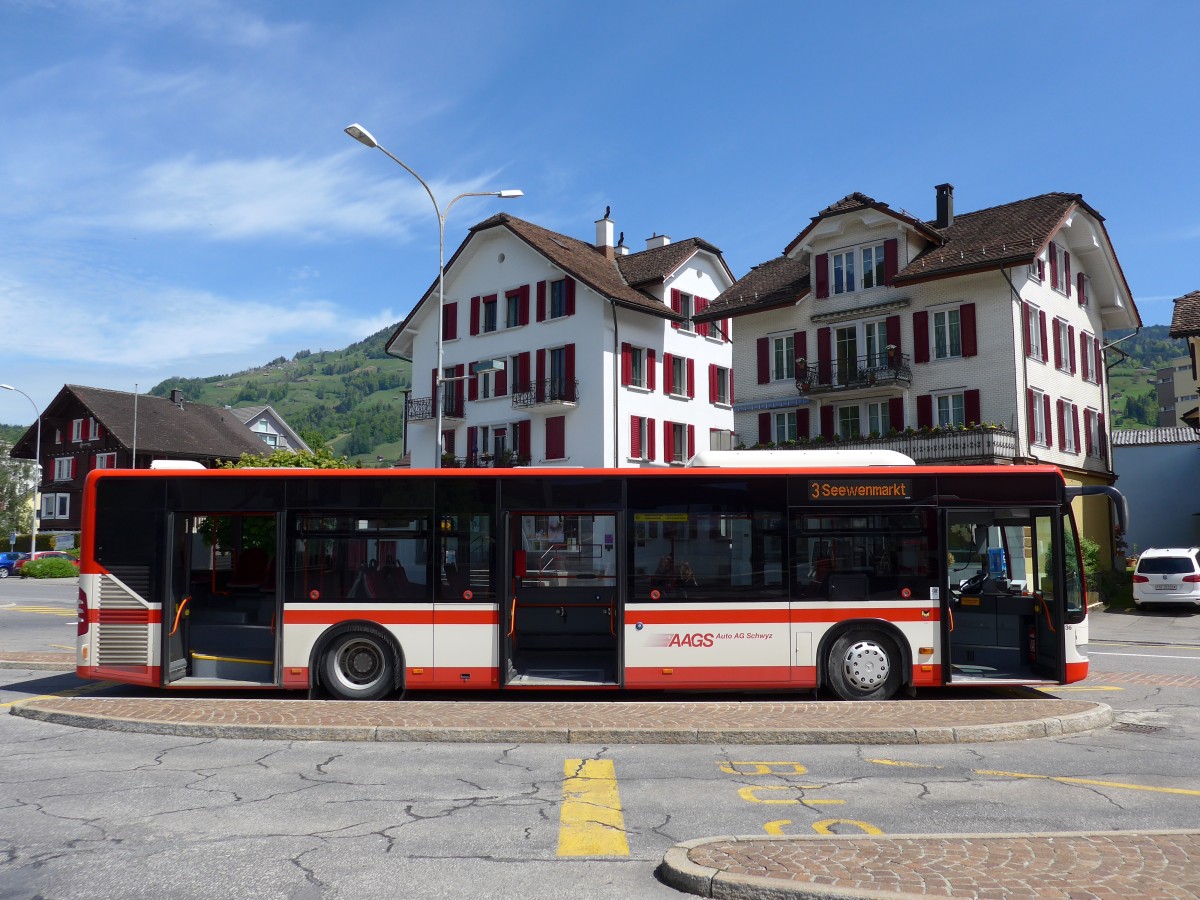 (150'581) - AAGS Schwyz - Nr. 36/SZ 47'836 - Mercedes am 10. Mai 2014 beim Bahnhof Schwyz