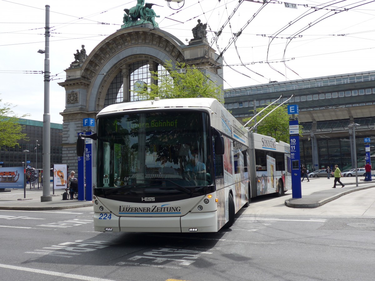 (150'603) - VBL Luzern - Nr. 224 - Hess/Hess Gelenktrolleybus am 10. Mai 2014 beim Bahnhof Luzern