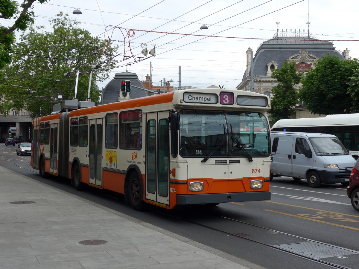 (150'787) - TPG Genve - Nr. 674 - Saurer/Hess Gelenktrolleybus am 26. Mai 2014 in Genve, Place des Vingt-Deux-Cantons