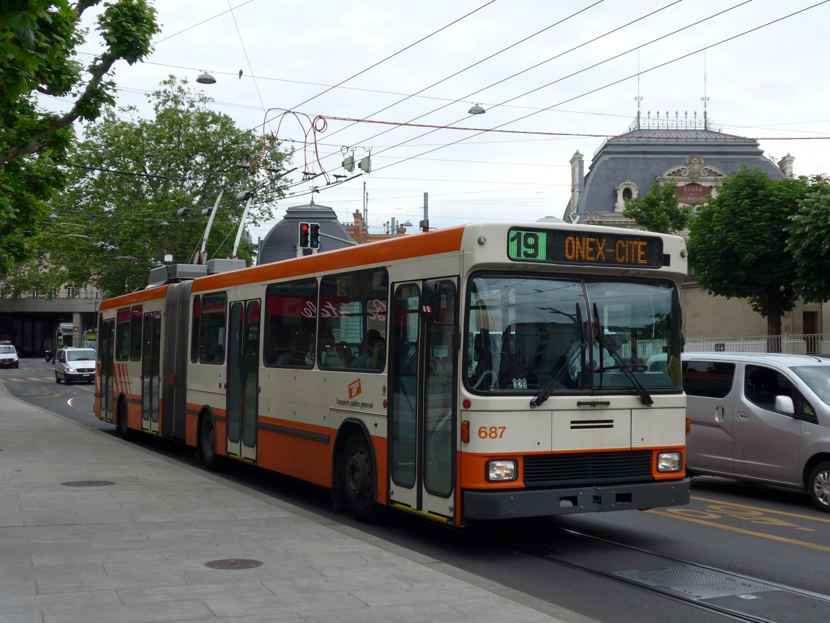 (150'790) - TPG Genve - Nr. 687 - NAW/Hess Gelenktrolleybus am 26. Mai 2014 in Genve, Place des Vingt-Deux-Cantons