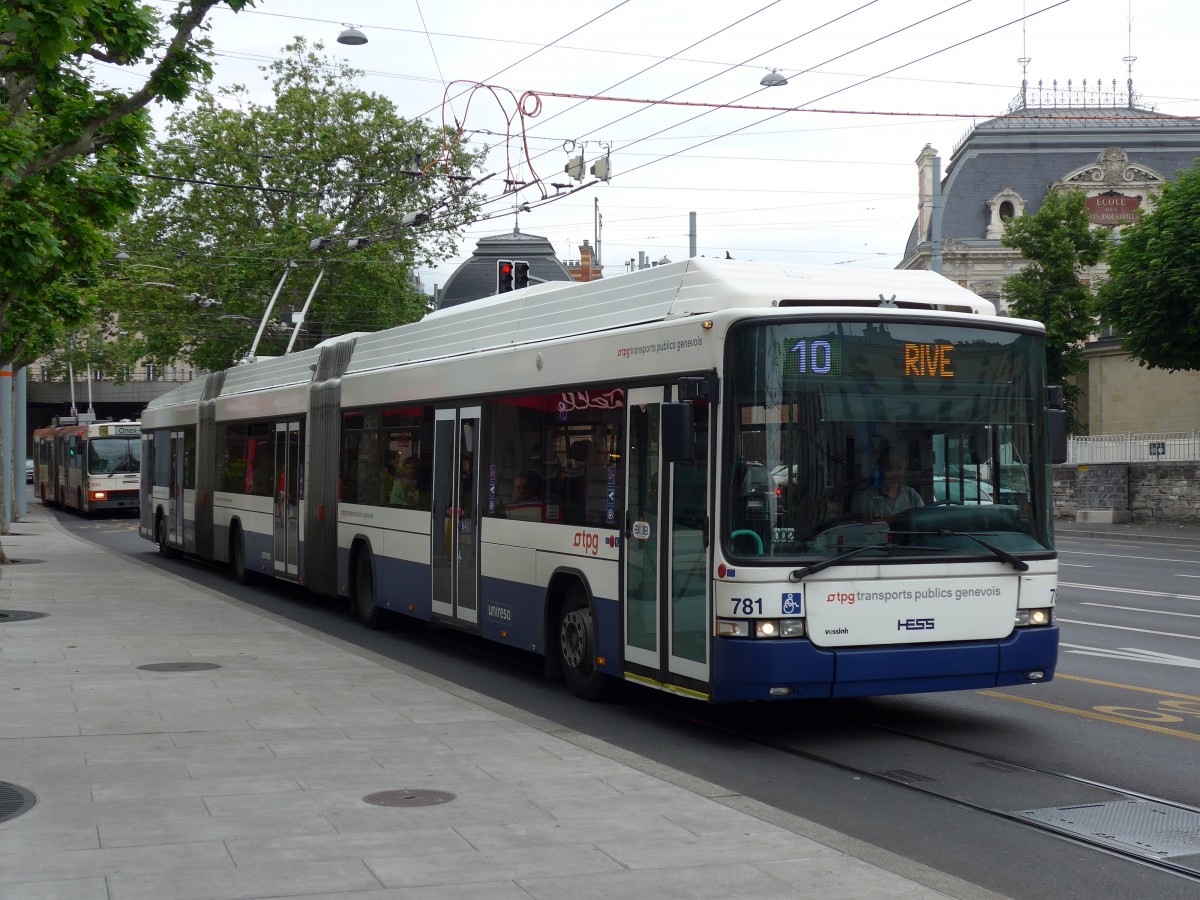 (150'796) - TPG Genve - Nr. 781 - Hess/Hess Doppelgelenktrolleybus am 26. Mai 2014 in Genve, Place des Vingt-Deux-Cantons